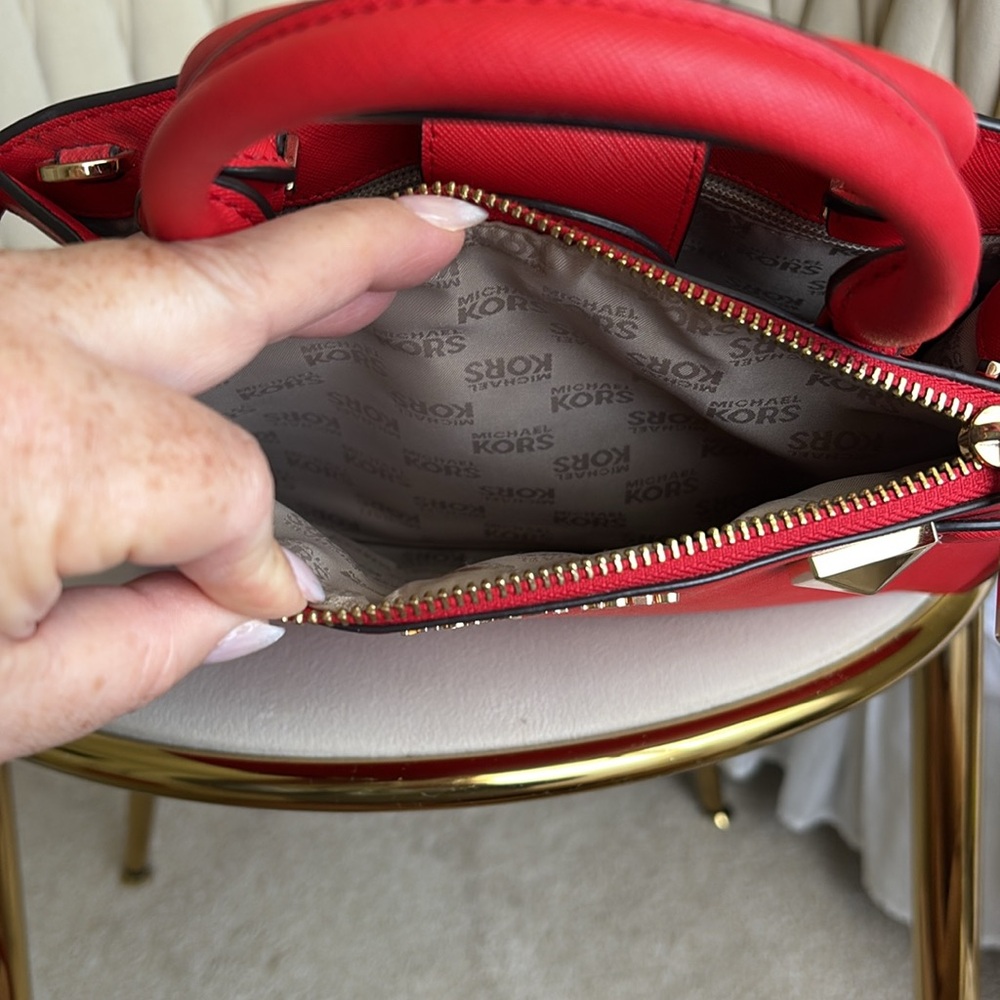 Michael kors karla small crossbody EUC - Picture 10 of 16